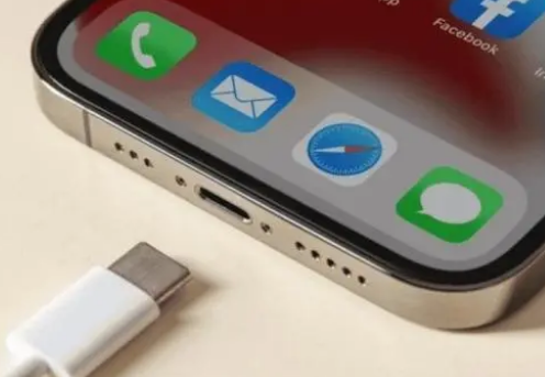 阳东苹果15维修分享iPhone15改USB-C接口后能和安卓用户互借充电器吗 